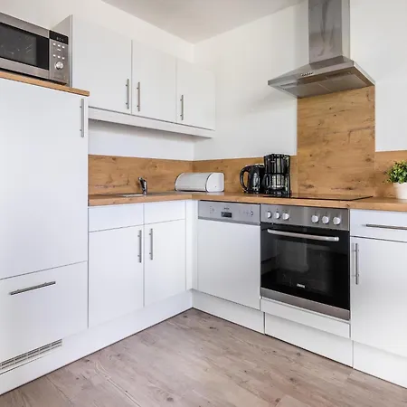 Apartment Spacious, Modern Apartment, Ten Minutes Walk From The Centre *